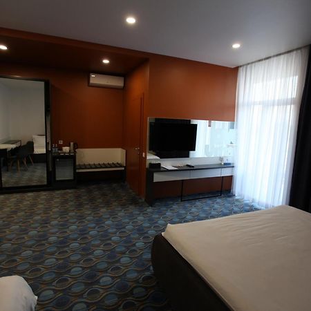 Lomo Hotel Umanʼ Εξωτερικό φωτογραφία