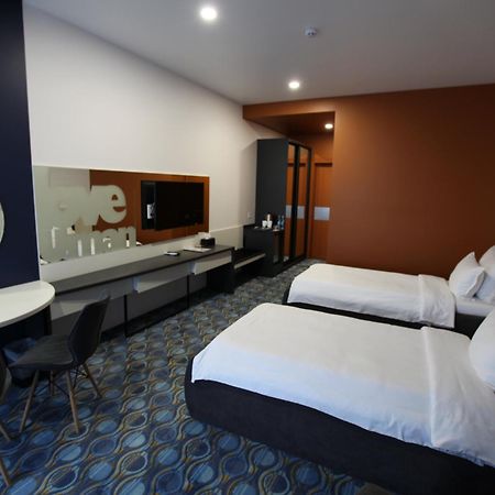 Lomo Hotel Umanʼ Εξωτερικό φωτογραφία