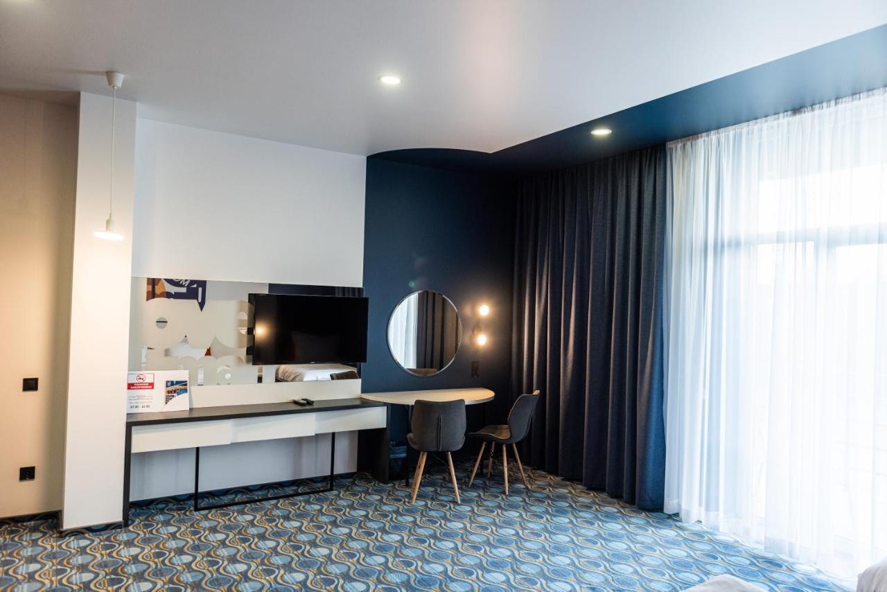 Lomo Hotel Umanʼ Εξωτερικό φωτογραφία