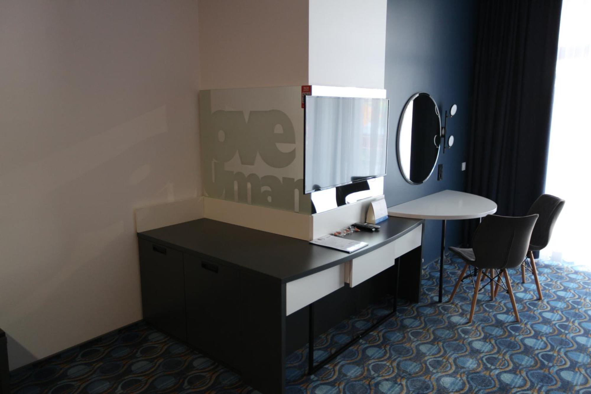 Lomo Hotel Umanʼ Εξωτερικό φωτογραφία