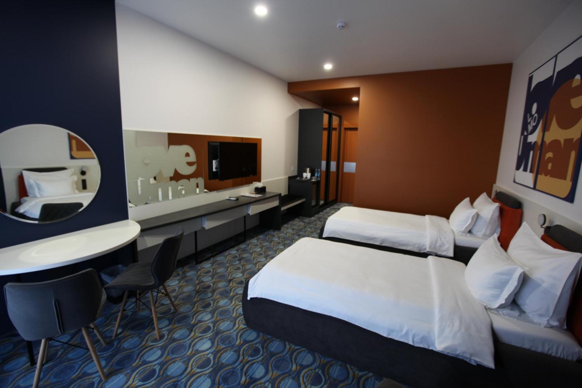 Lomo Hotel Umanʼ Εξωτερικό φωτογραφία